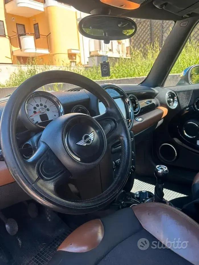 Begagnad Mini Cooper 112 HK (82 kW) 2011 Brun Halvkombi
