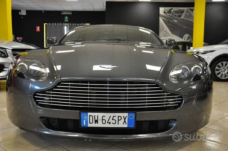 Usata Aston Martin V8 Vantage 385 CV (283 kW) 2009 Grigio Cabrio