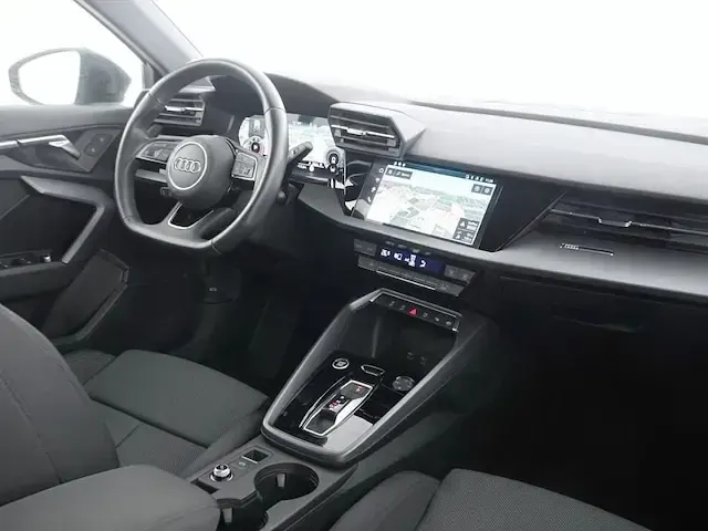 Usata Audi A3 Advanced Plus 150 CV (110 kW) 2024 Grigio manhattan metallizzato Berlina
