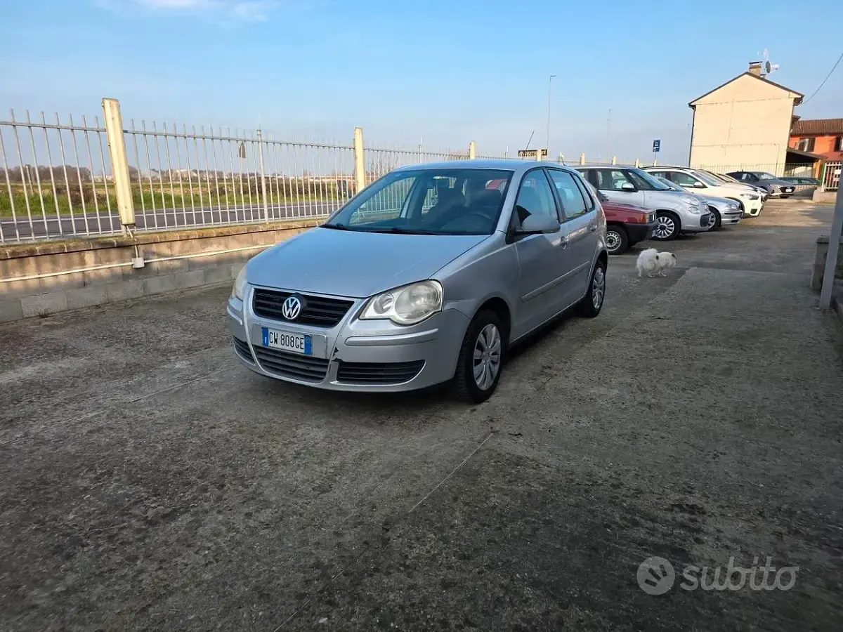Usata VW Polo Comfortline 75 CV (55 kW) 2005 Grigio Utilitaria