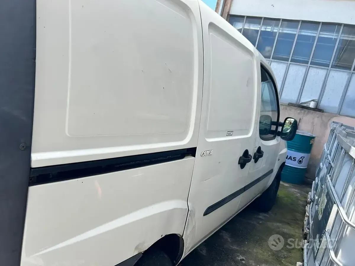 Usata Fiat Doblò 101 CV (74 kW) 2001 Bianco Monovolume