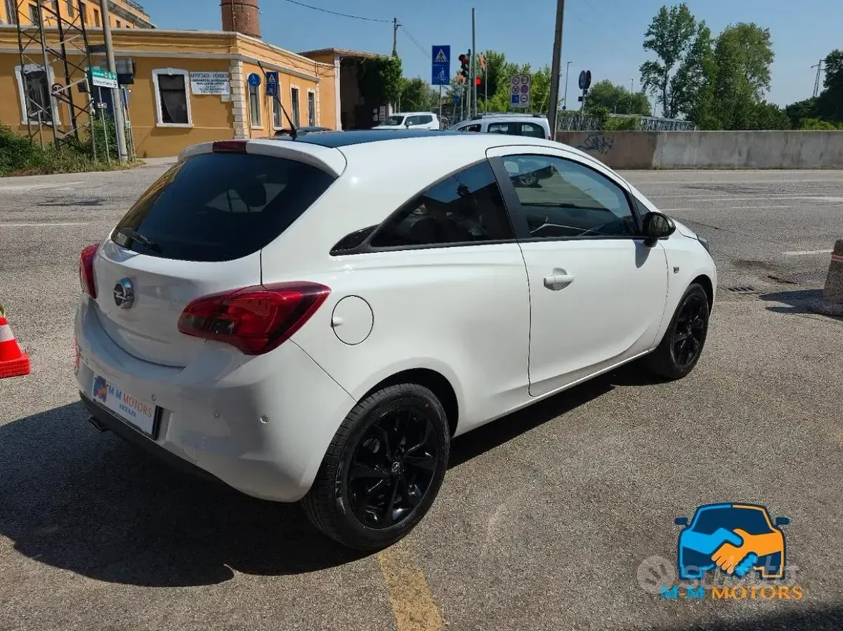 Używany Opel Corsa 90 KM (66 kW) 2016 Biały Hatchback