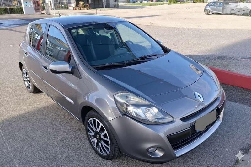 Usata Renault Clio III 88 CV (64 kW) 2012 Grigio Berlina