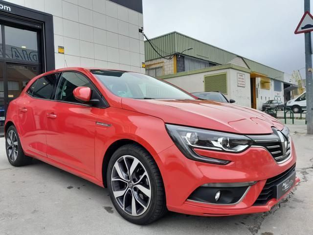 Rosso Usata 2017 Renault Mégane IV Zen | 14.790 € (Cara) - Immagine 1/4