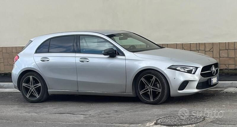 Usata Mercedes A180 Edition 116 CV (85 kW) 2022 Grigio Berlina