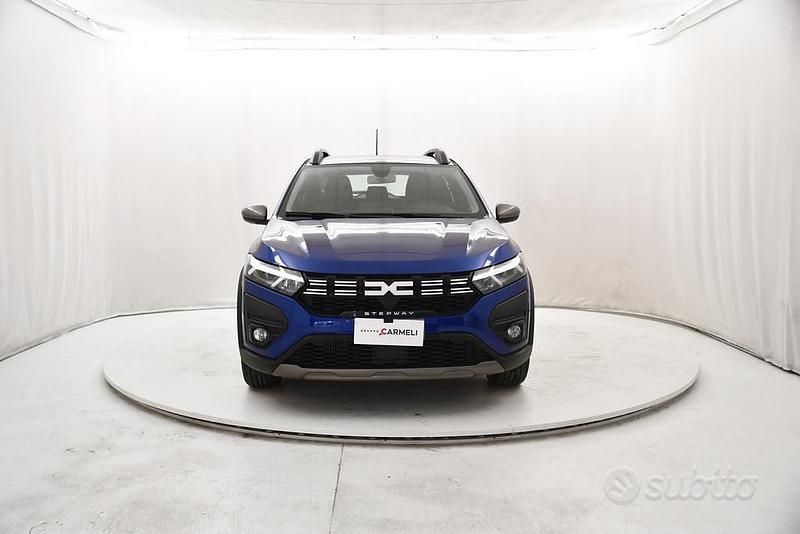 Usata Dacia Sandero Expression 101 CV (74 kW) 2023 Blu iron Berlina