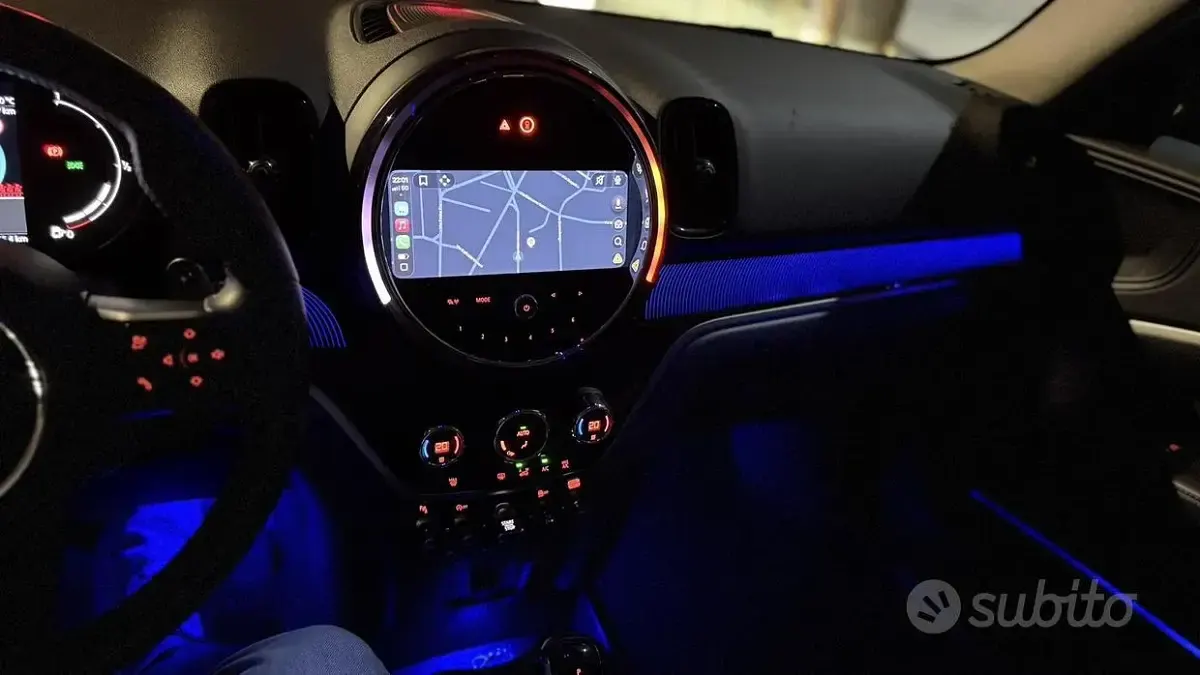 Usata Mini Countryman 190 CV (139 kW) 2021 Marrone SUV