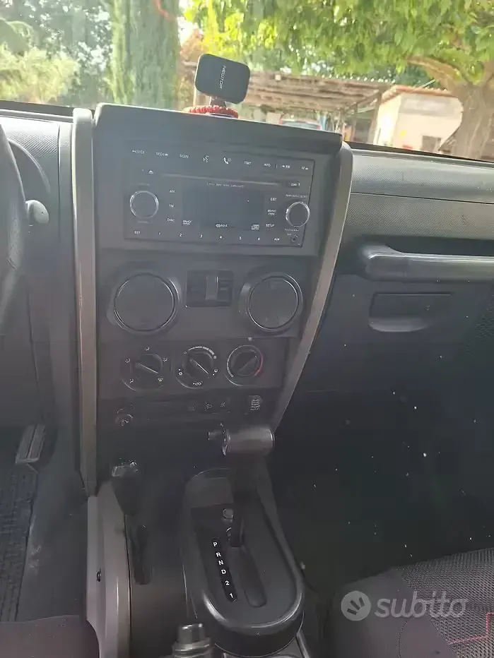 Usata Jeep Wrangler Sahara 177 CV (130 kW) 2007 Grigio SUV