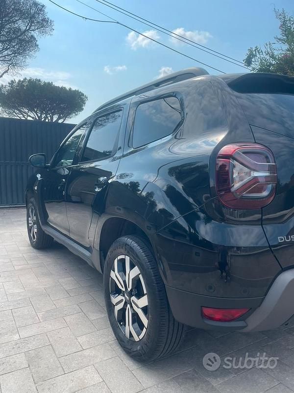 Usata Dacia Duster Journey 101 CV (74 kW) 2022 Nero SUV