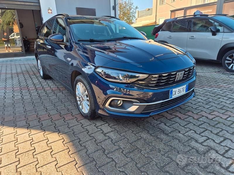 Usata Fiat Tipo Cross 130 CV (95 kW) 2022 Blu Berlina