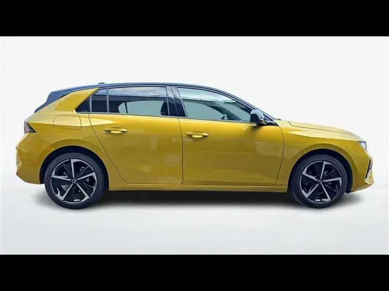Usata Opel Astra S 131 CV (96 kW) 2024 Oro Utilitaria