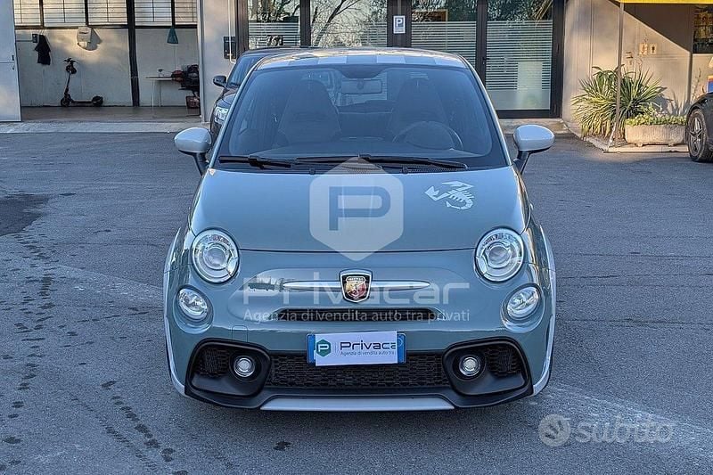 Usata Abarth 695 180 CV (132 kW) 2021 Verde Utilitaria