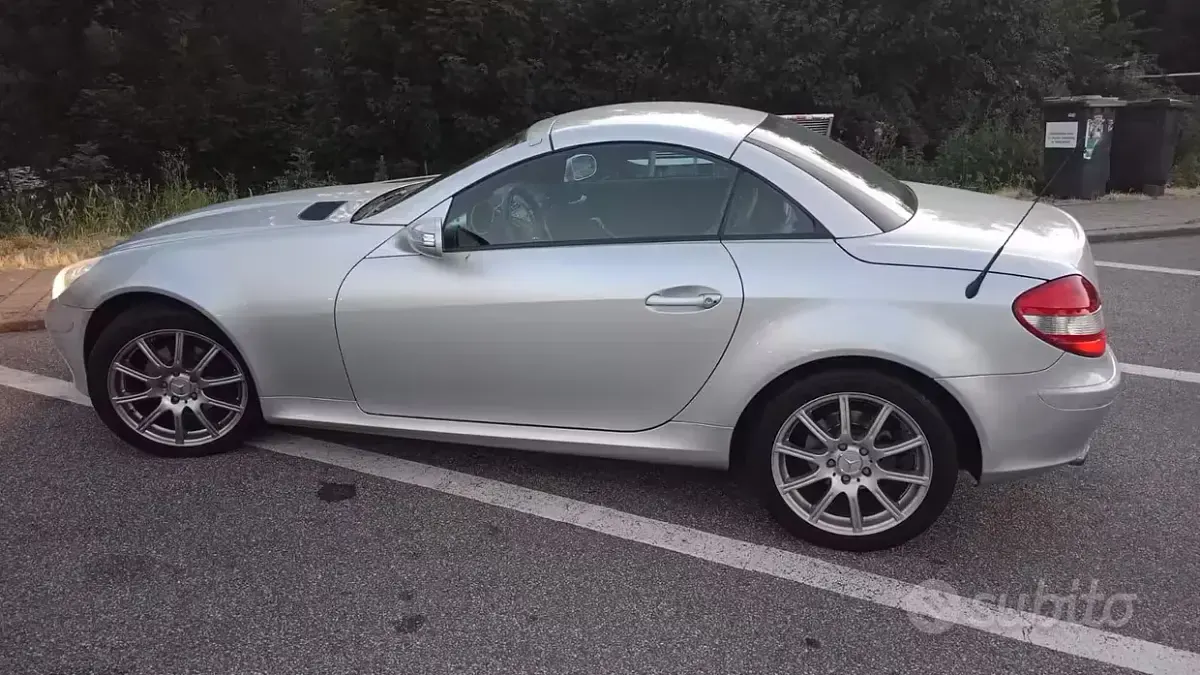 Nuova Mercedes SLK200 184 CV (135 kW) 2026 Grigio Cabrio