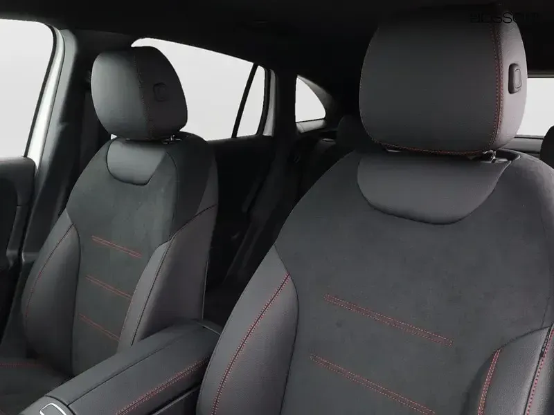 Nuova Mercedes GLA200 AMG line 150 CV (110 kW) 2026 Bianco SUV