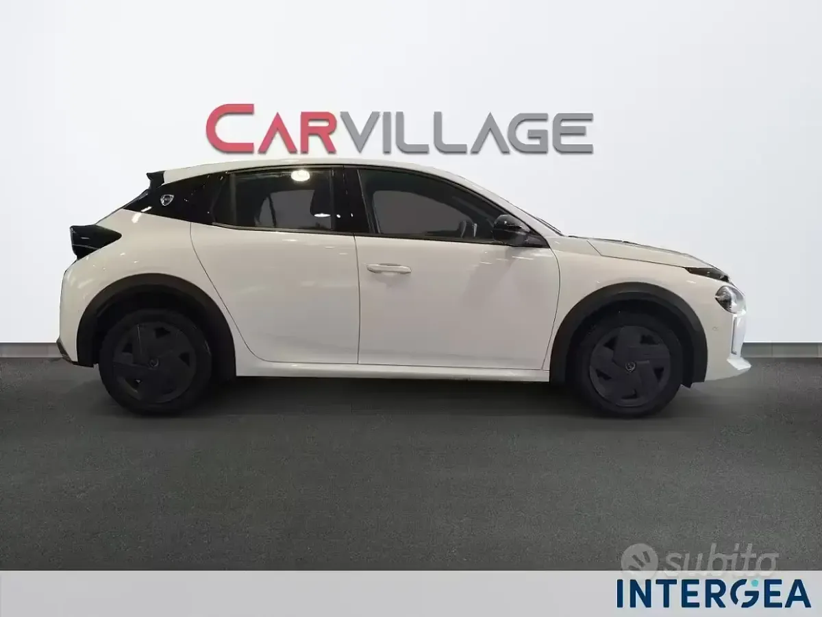 Usata Lancia Ypsilon 101 CV (74 kW) 2025 Bianco Utilitaria