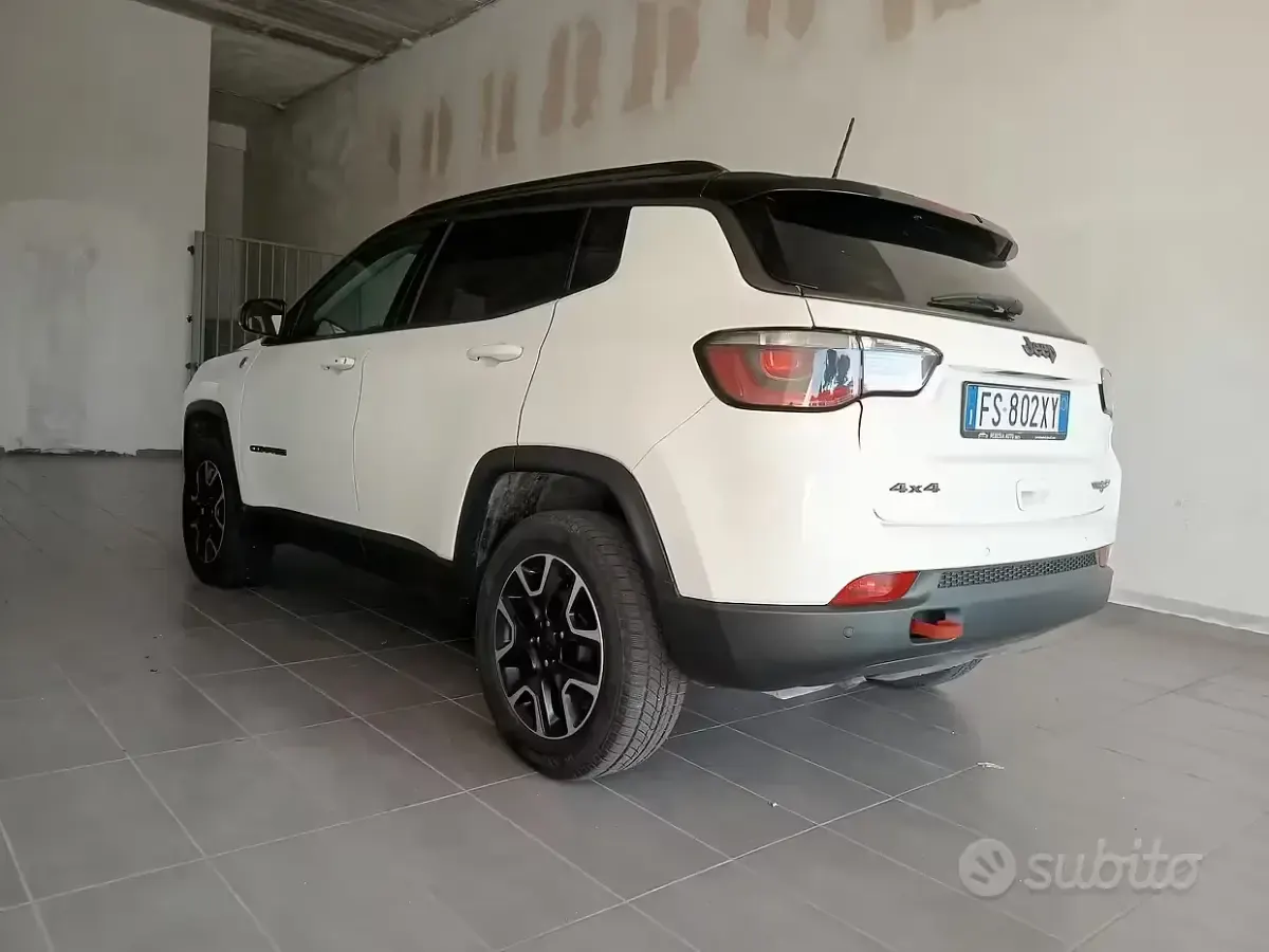 Usata Jeep Compass Trailhawk 170 CV (125 kW) 2018 Bianco SUV