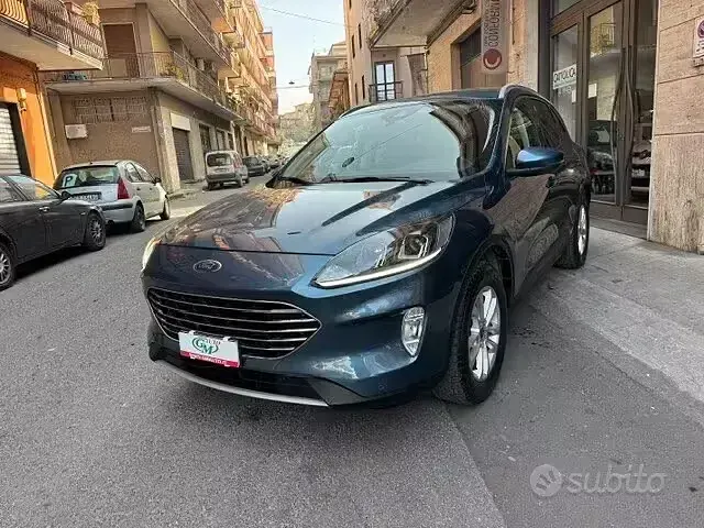 Usata Ford Kuga Titanium 120 CV (88 kW) 2021 Blu SUV