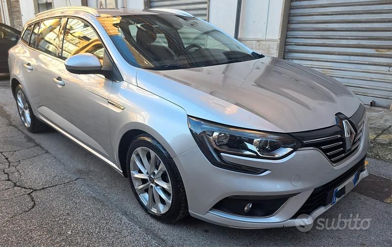 Usata Renault Mégane GrandTour 116 CV (85 kW) 2020 Grigio Station wagon