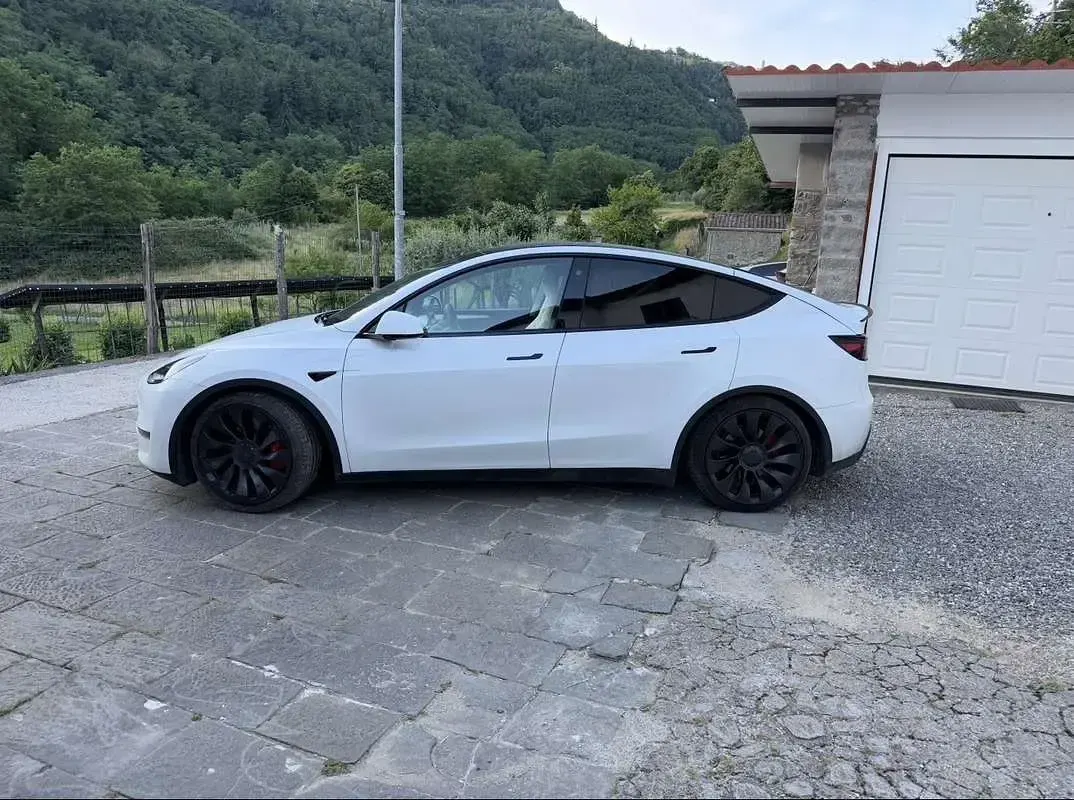 Usata Tesla Model Y Performance 155 kW (211 CV) 2023 SUV