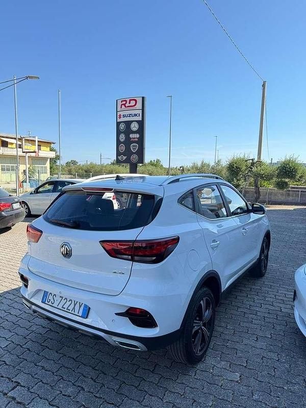 Usata MG ZS Comfort 106 CV (77 kW) 2024 Bianco Berlina