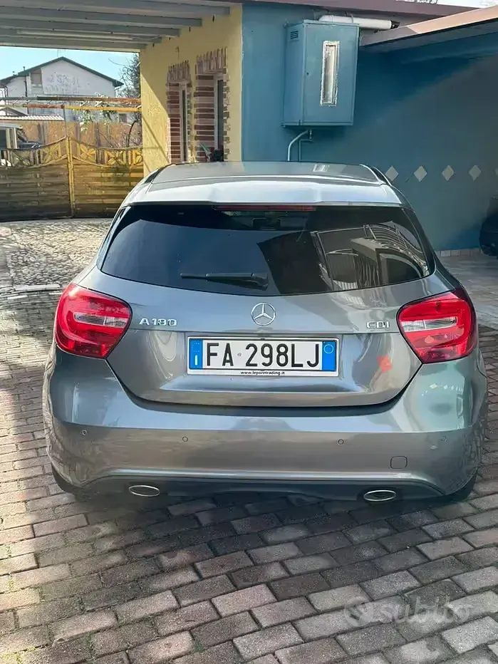 Usata Mercedes A180 109 CV (80 kW) 2015 Grigio Utilitaria