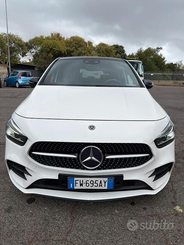 Bianco Usata 2019 Mercedes B200 Monovolume | 26.000 € (Buon prezzo) - Immagine 1/4