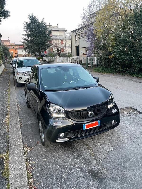 Nero Usata 2017 Smart ForFour Due volumi | 10.000 € (Buon prezzo) - Immagine 1/4