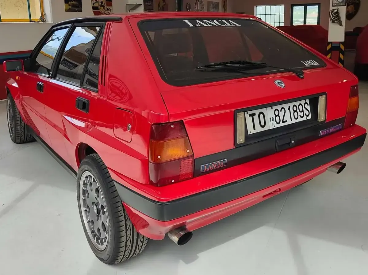 Usata Lancia Delta 196 CV (144 kW) 1989 Rosso Utilitaria