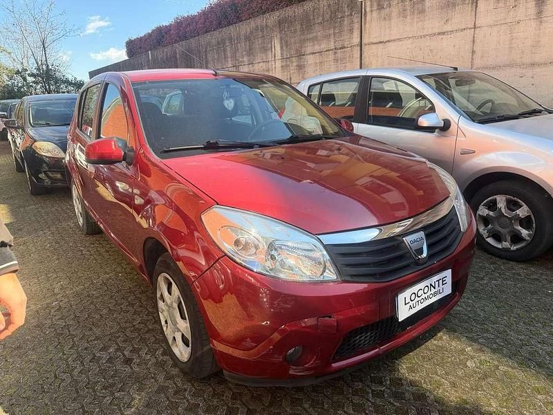 Usata Dacia Sandero Ambiance 75 CV (55 kW) 2009 Rosso Berlina