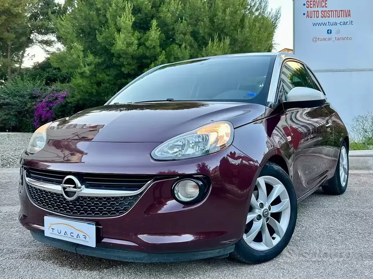 Usata Opel Adam 69 CV (50 kW) 2015 Rosso Utilitaria