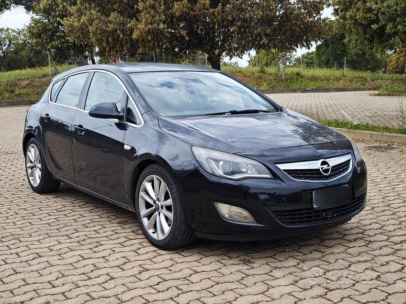 Usata Opel Astra Cosmo 125 CV (91 kW) 2009 Nero Berlina