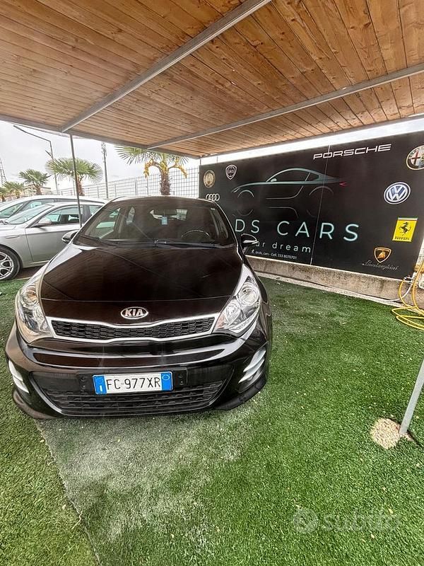 Usata Kia Rio 75 CV (55 kW) 2016 Nero Utilitaria
