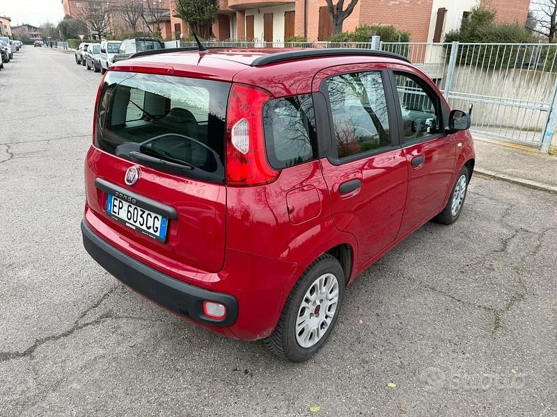 Usata Fiat Panda Easy 86 CV (63 kW) 2013 Rosso Utilitaria