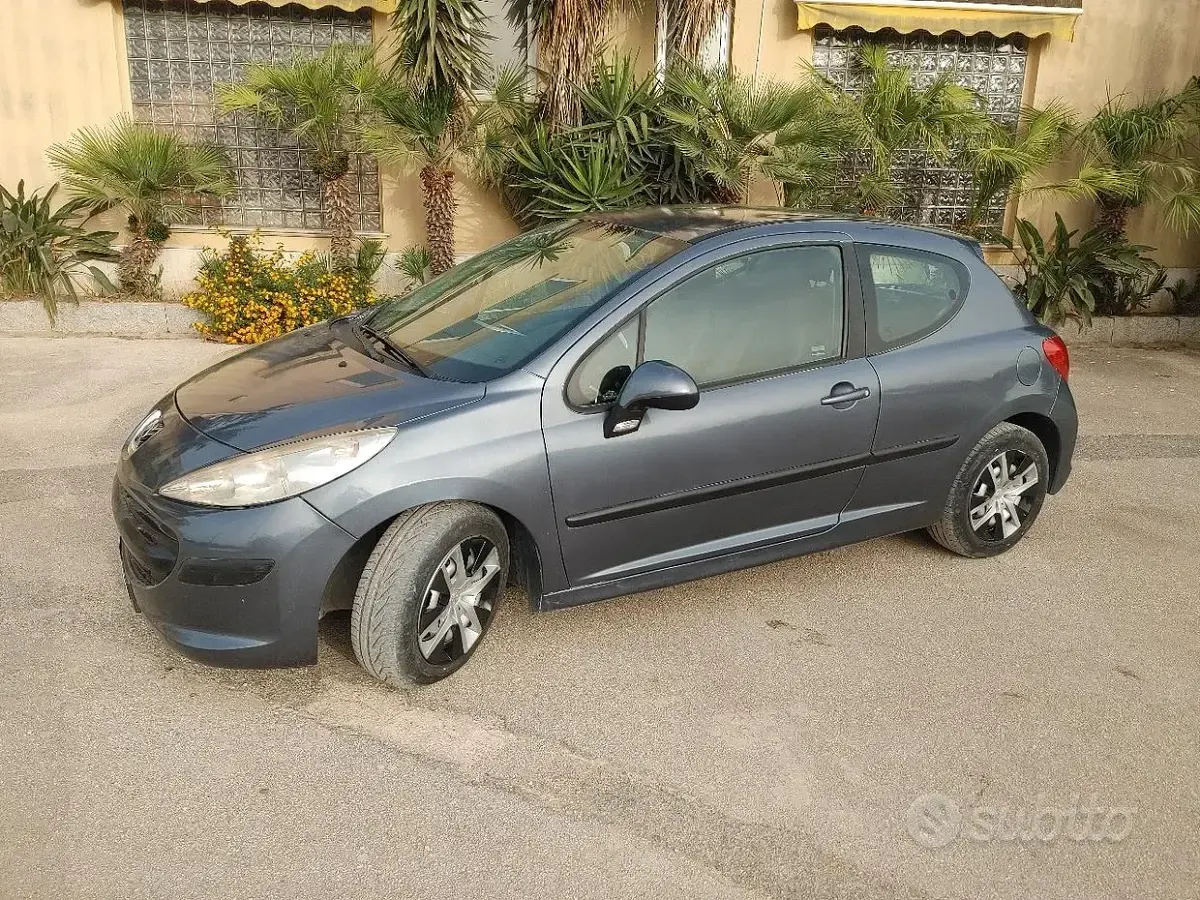 Usata Peugeot 207 70 CV (51 kW) 2007 Grigio Utilitaria