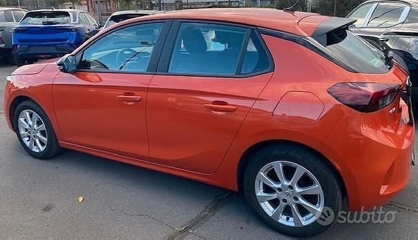 Usata Opel Corsa Edition 75 CV (55 kW) 2022 Arancione Utilitaria