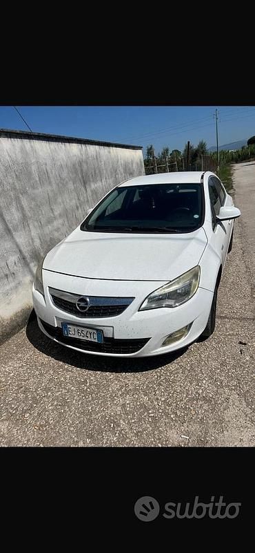 Usata Opel Astra 2011 Bianco Berlina