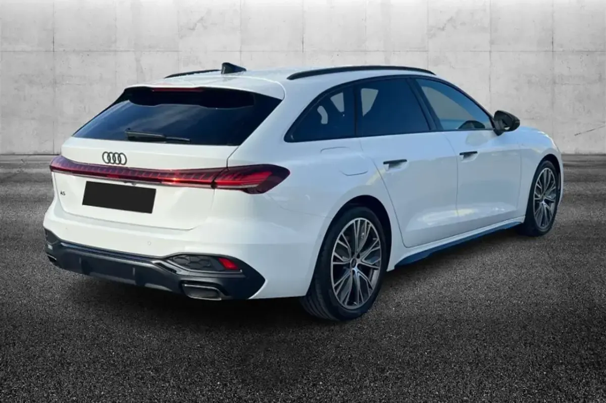 Usata Audi A5 S-Line 150 CV (110 kW) 2025 Bianco Station wagon