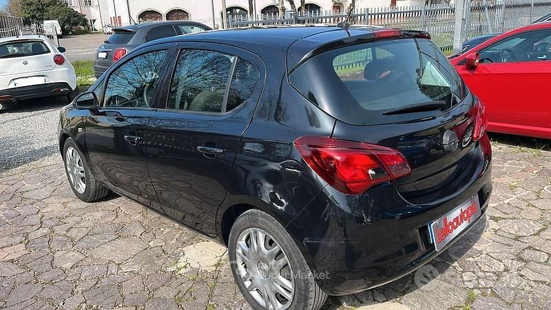 Usado Opel Corsa Cosmo 90 HP (66 kW) 2016 Cinzento Citadino