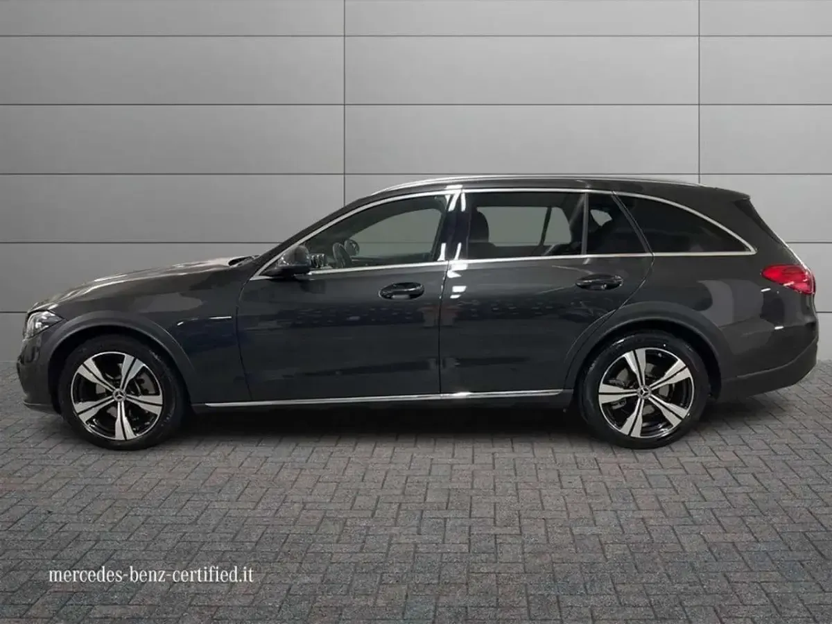 Usata Mercedes C220 Advanced Plus 197 CV (144 kW) 2023 Grigio scuro metallizzato Station wagon