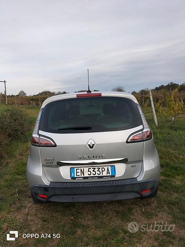 Usata Renault Scénic III Luxe 110 CV (80 kW) 2012 Grigio Monovolume