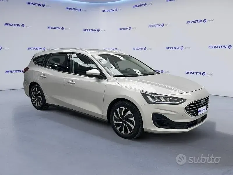 Usata Ford Focus Titanium 120 CV (88 kW) 2025 Argento Station wagon
