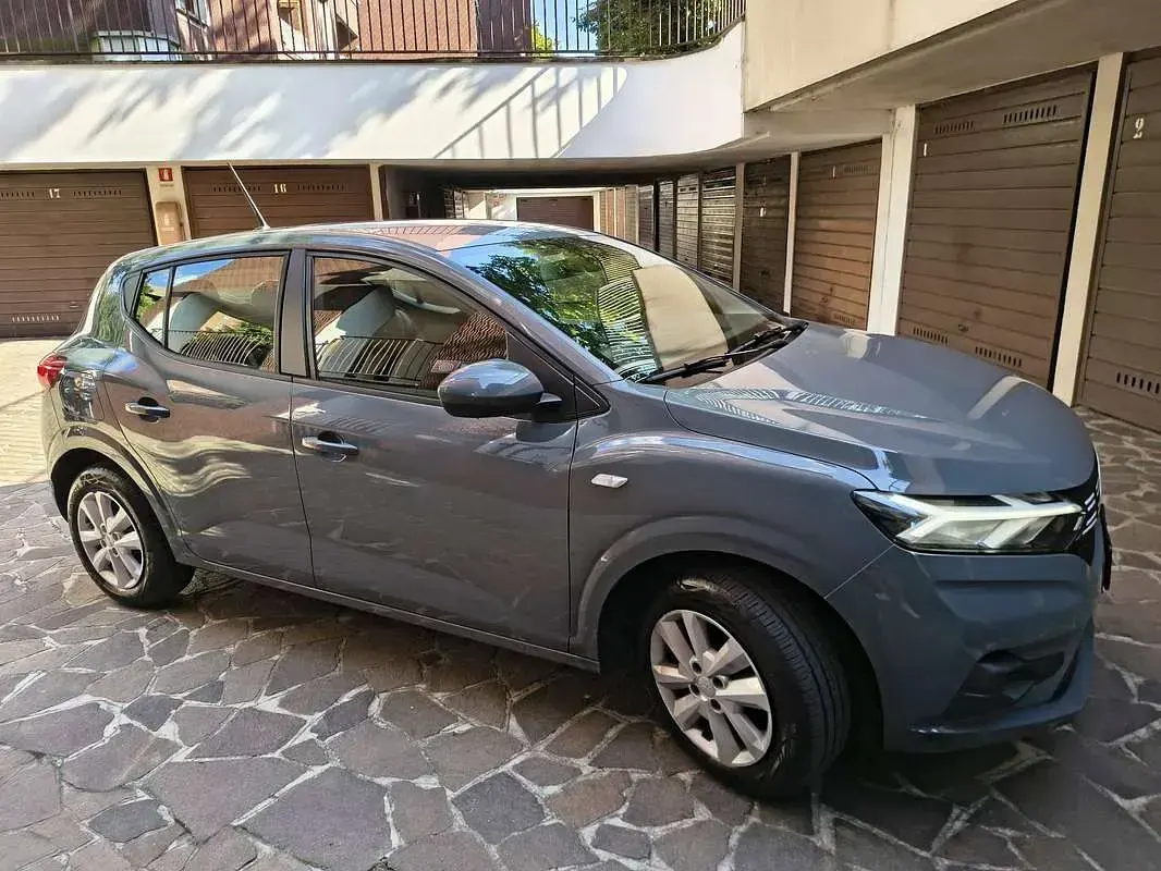 Usata Dacia Sandero Essentiel 91 CV (66 kW) 2024 Berlina