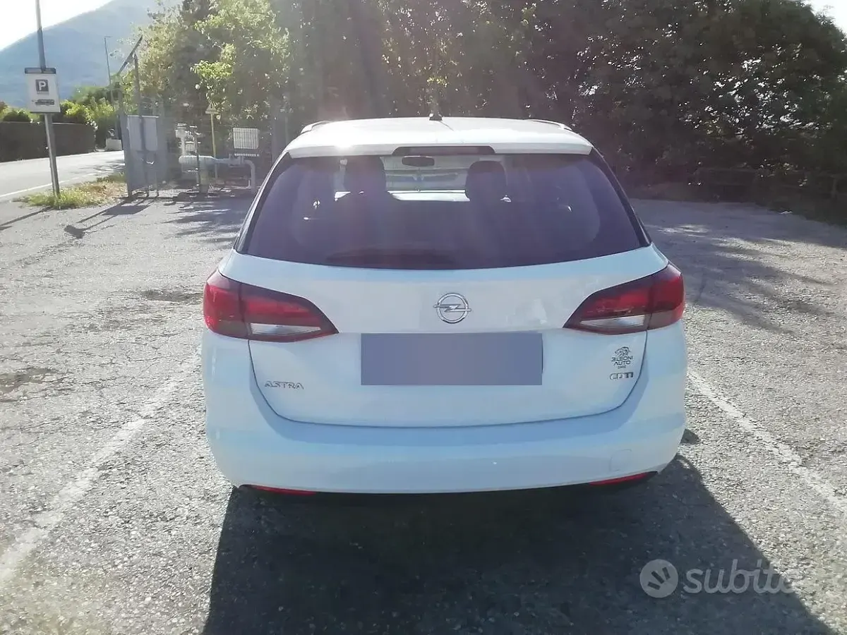 Usata Opel Astra 110 CV (80 kW) 2016 Bianco Station wagon
