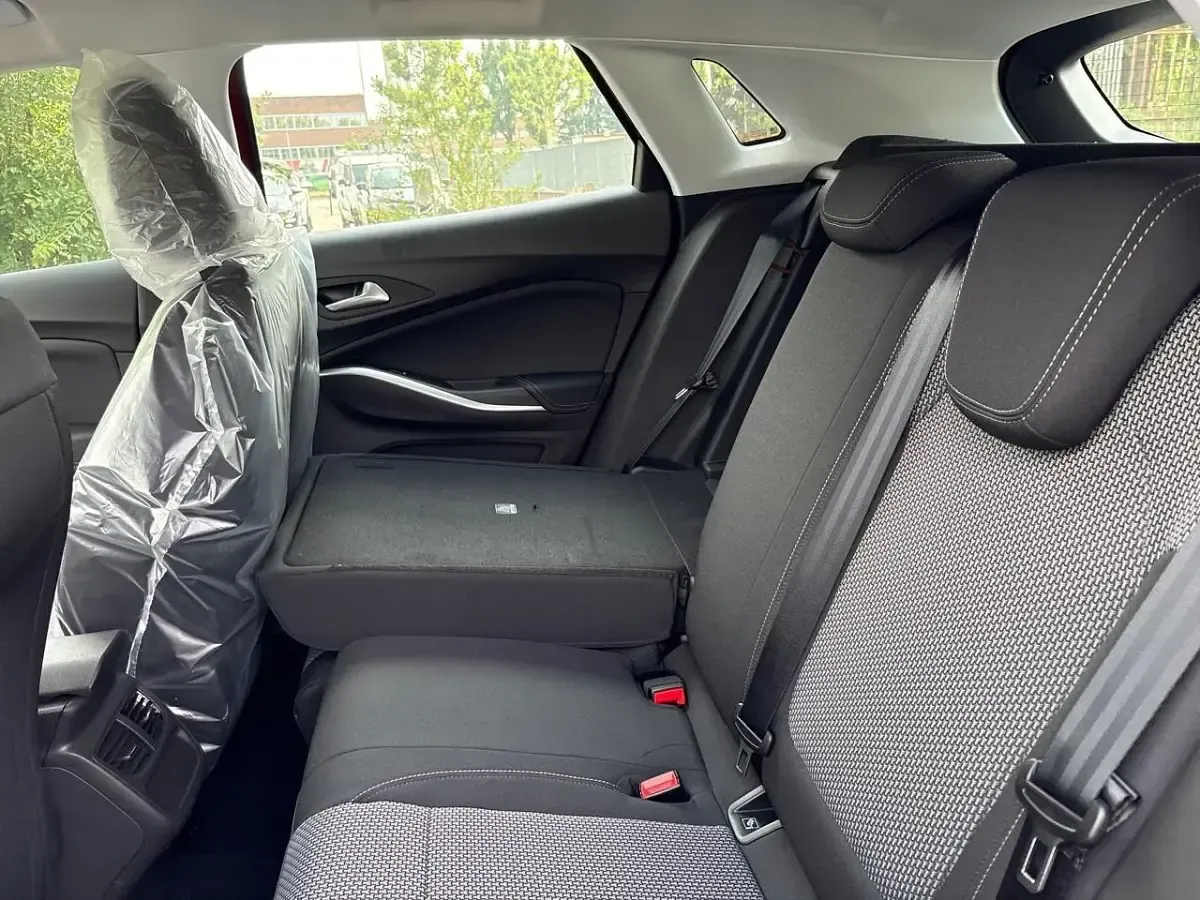Usata Opel Grandland X Edition 131 CV (96 kW) 2024 Rosso SUV