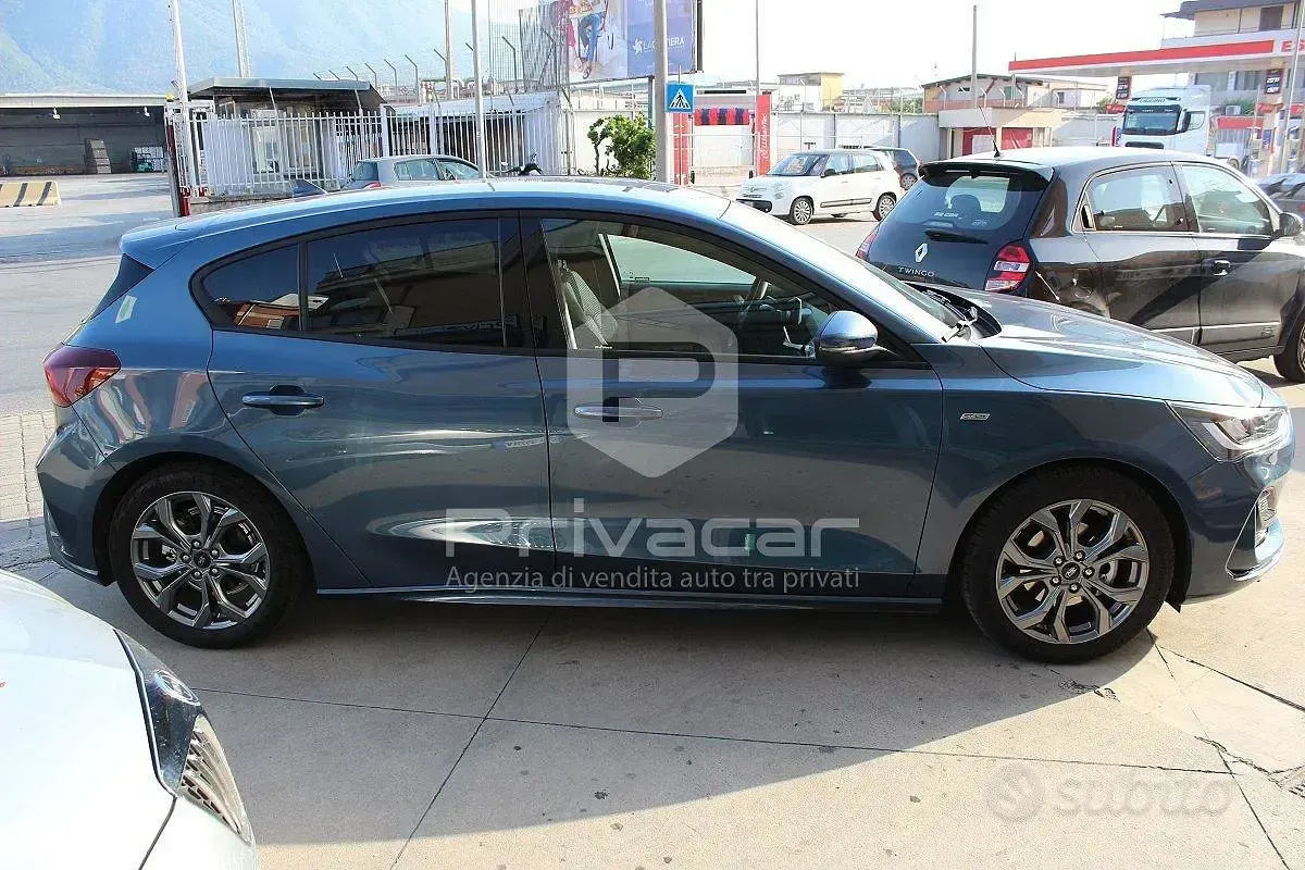 Usata Ford Focus ST-Line 125 CV (91 kW) 2023 Bluazzurro Utilitaria