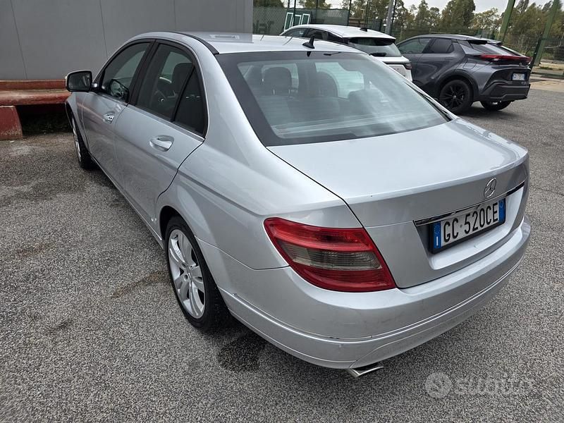 Usata Mercedes C220 135 CV (99 kW) 2009 Argento Berlina