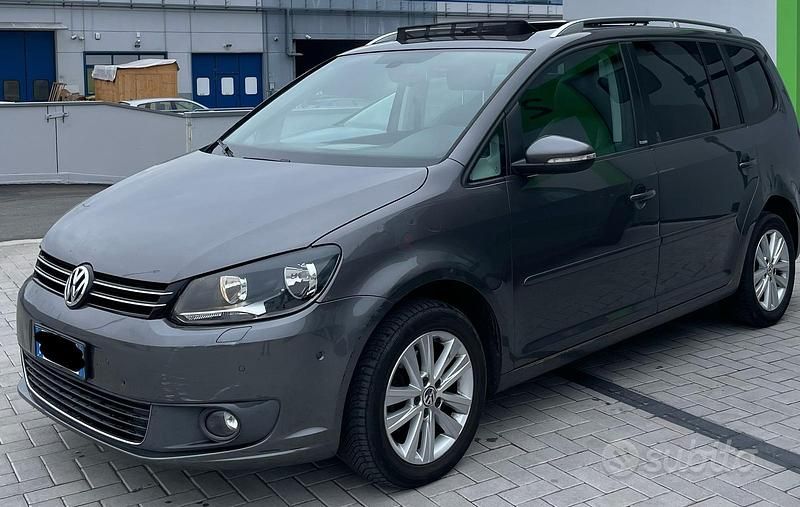 Grigio Usata 2012 VW Touran Monovolume | 6900 € (Ottimo prezzo) - Immagine 1/4