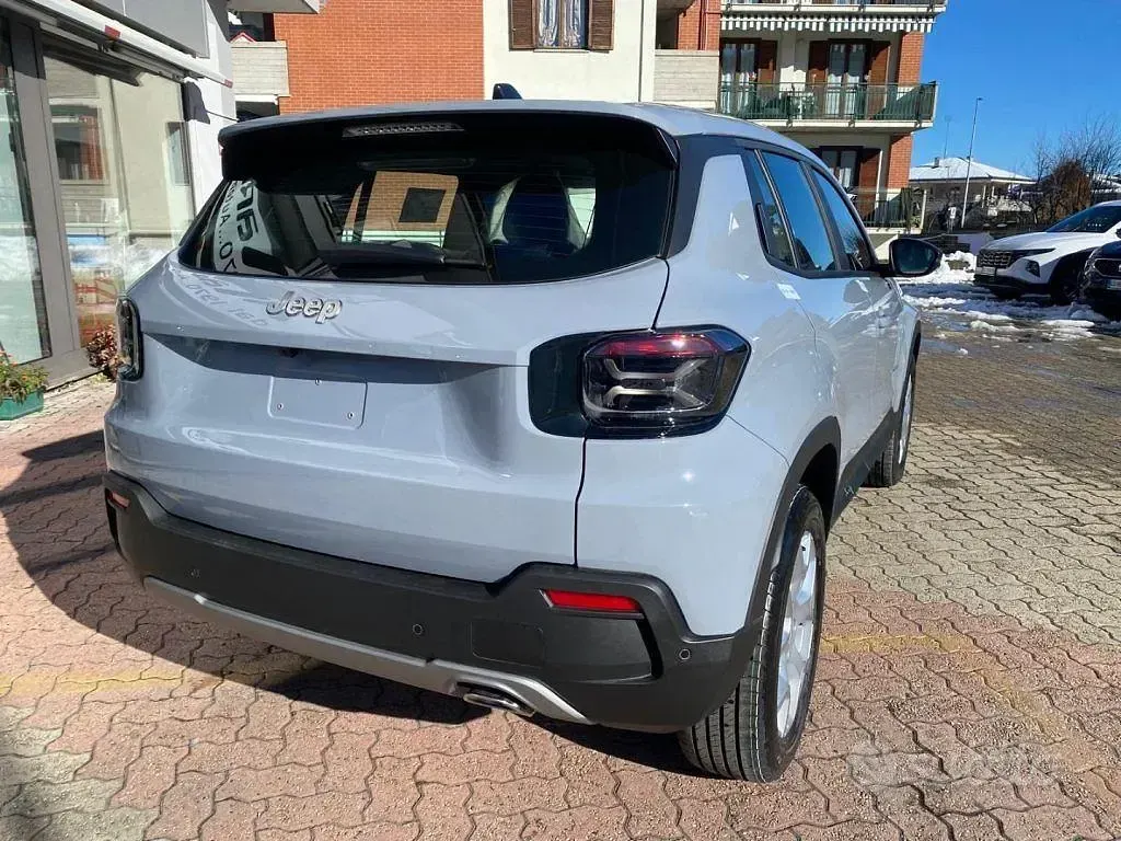 Nuova Jeep Avenger Altitude 101 CV (74 kW) 2025 Grigio SUV