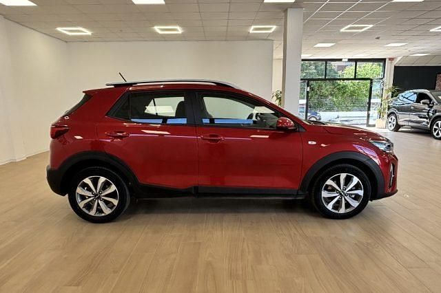 Usata Kia Stonic Urban 84 CV (61 kW) 2023 Rosso SUV