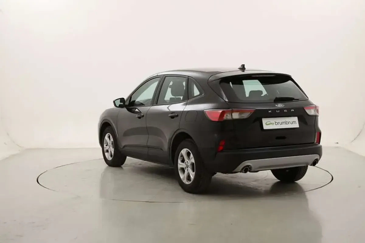 Usata Ford Kuga 120 CV (88 kW) 2022 Nero SUV